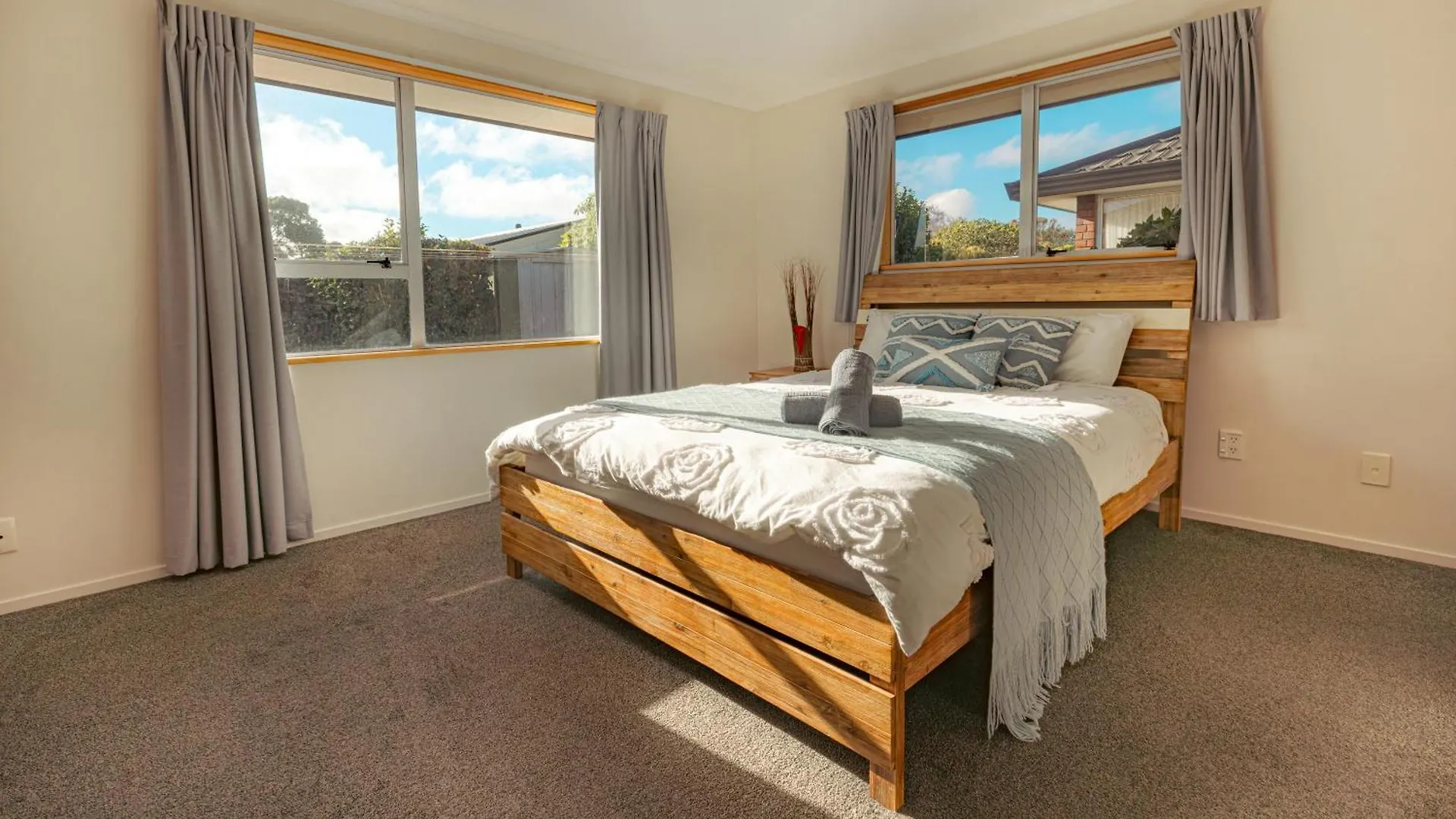 Convenient Westfield House 3Bedroom 2Bath Christchurch